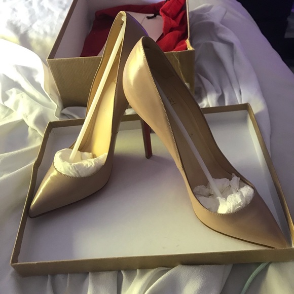 CHRISTIAN LOUBOUTINS  BN, original box, shoe bags, patent leather beige size 38 - Picture 2 of 10